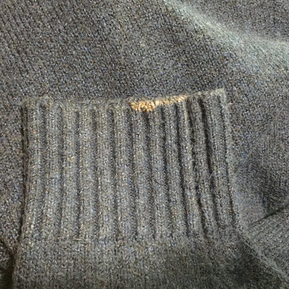 Banana Republic Eco Sweater Navy Blue knit long sleeve Size Medium RN 54023. - Picture 6 of 6